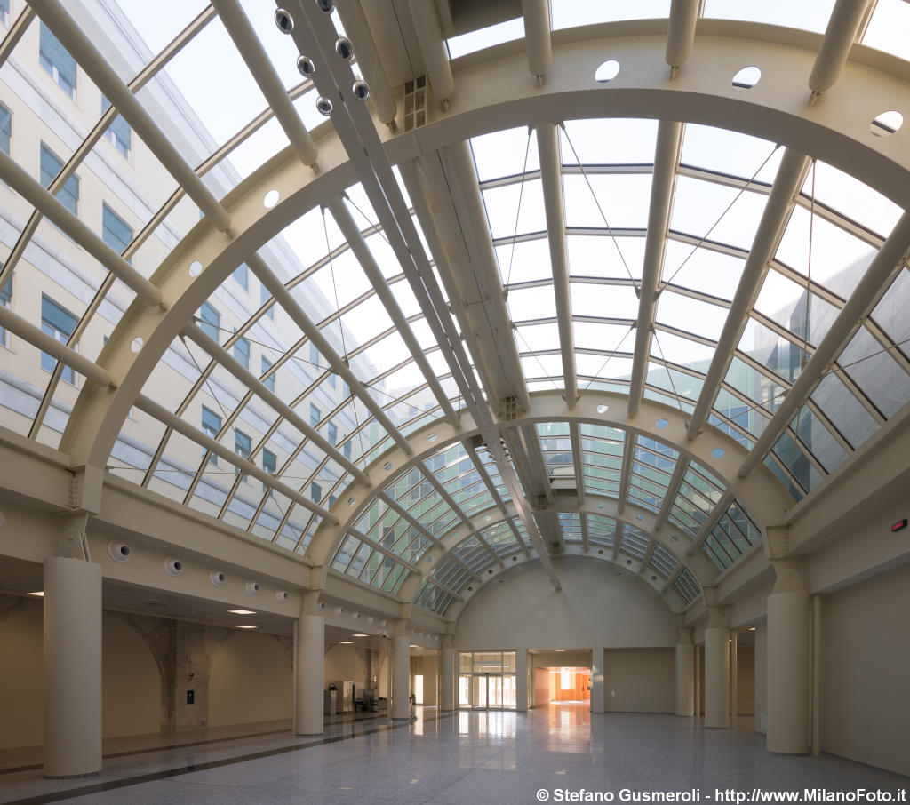  Galleria - click to next image
