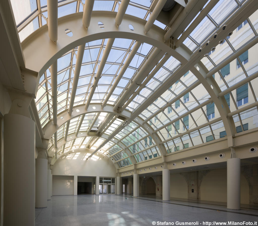  Galleria - click to next image