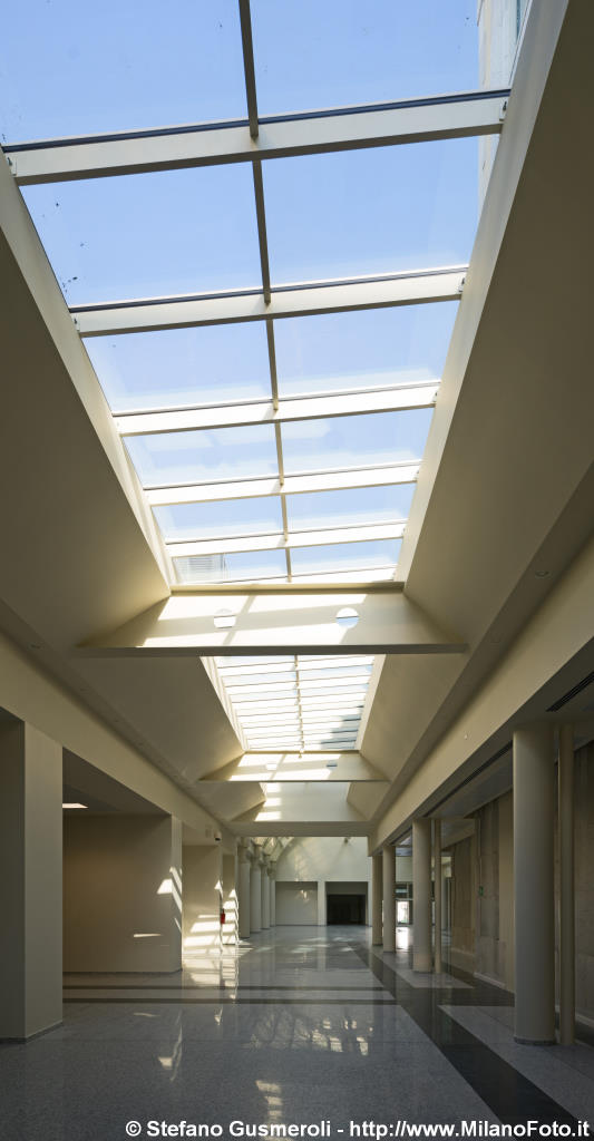  Galleria - click to next image