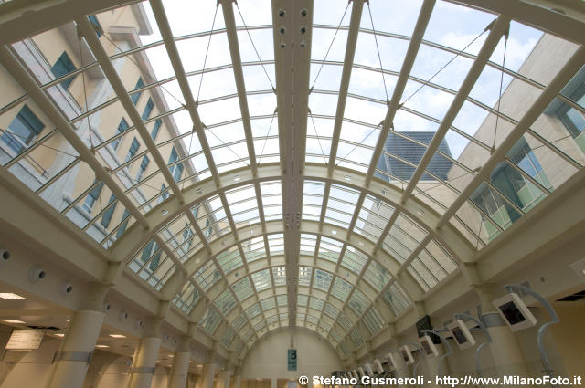  Galleria - click to next image