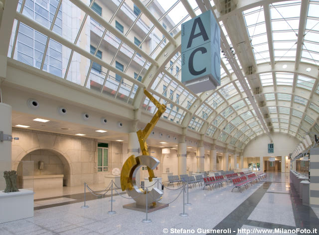  Galleria - click to next image