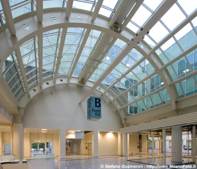  Galleria - click to next image