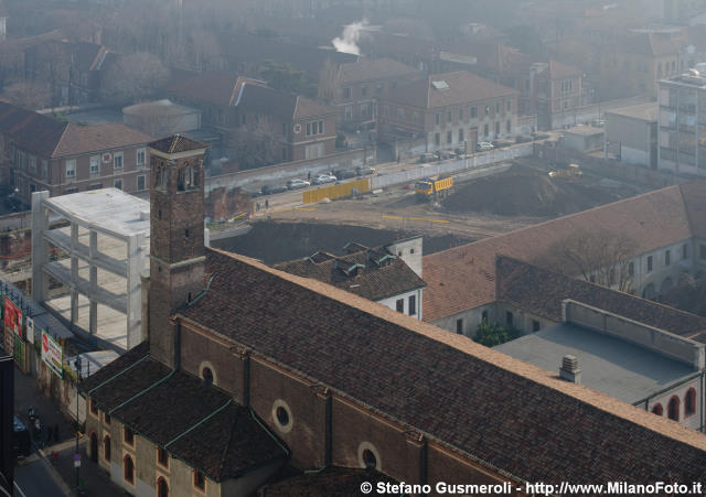  Panorama verso il cantiere di via Pace - click to next image