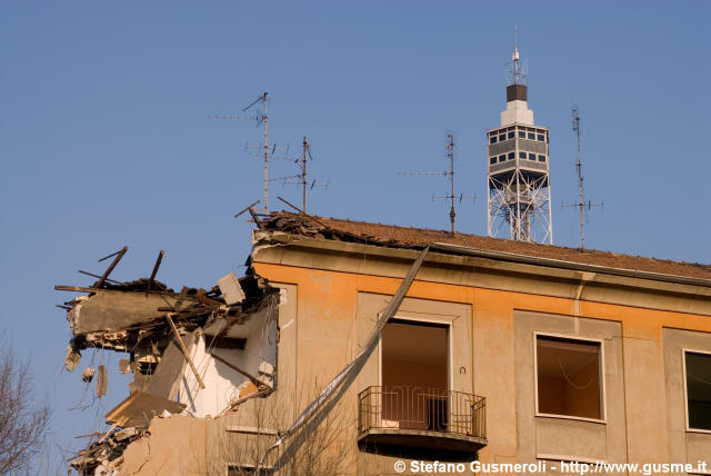  Via Pagano 17 in demolizione - click to next image