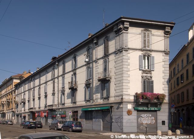  Viale Pasubio 10 - click to next image