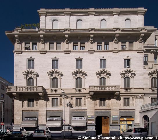  Piazza Pio XI 1 - click to next image