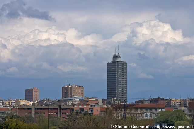  Grattacieli via pisani e cumuli - click to next image