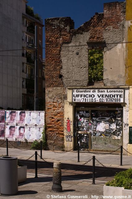  Corso di Porta Ticinese 32 - click to next image