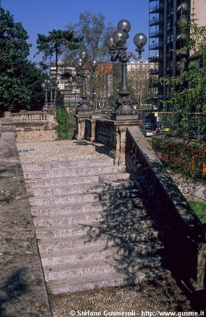  Percorso sui Bastioni di Porta Venezia - click to next image