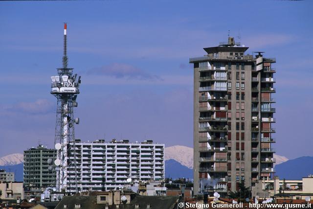  Torre RAI, palazzi Sempione 33 e Revere 2 - click to next image