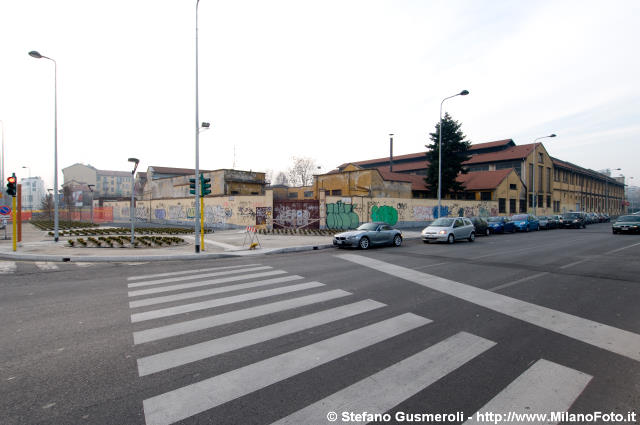  Viale Richard 24 - click to next image