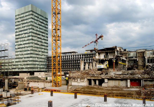  Demolizione e costruzione - click to next image