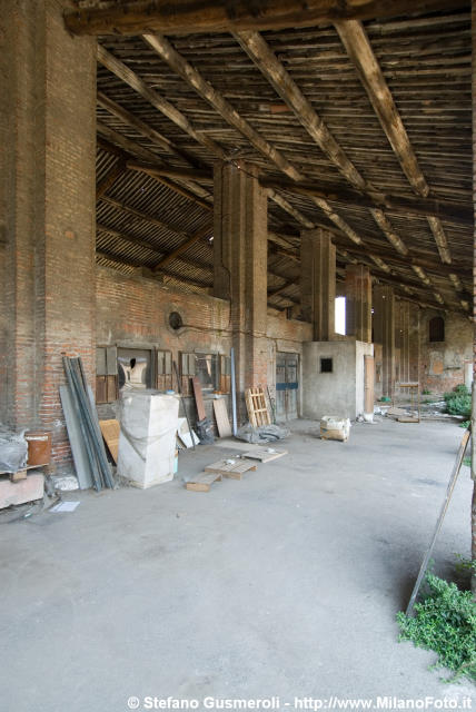  Portico del fienile - click to next image