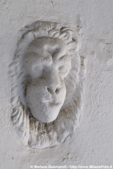  Rilievo a leone - click to next image