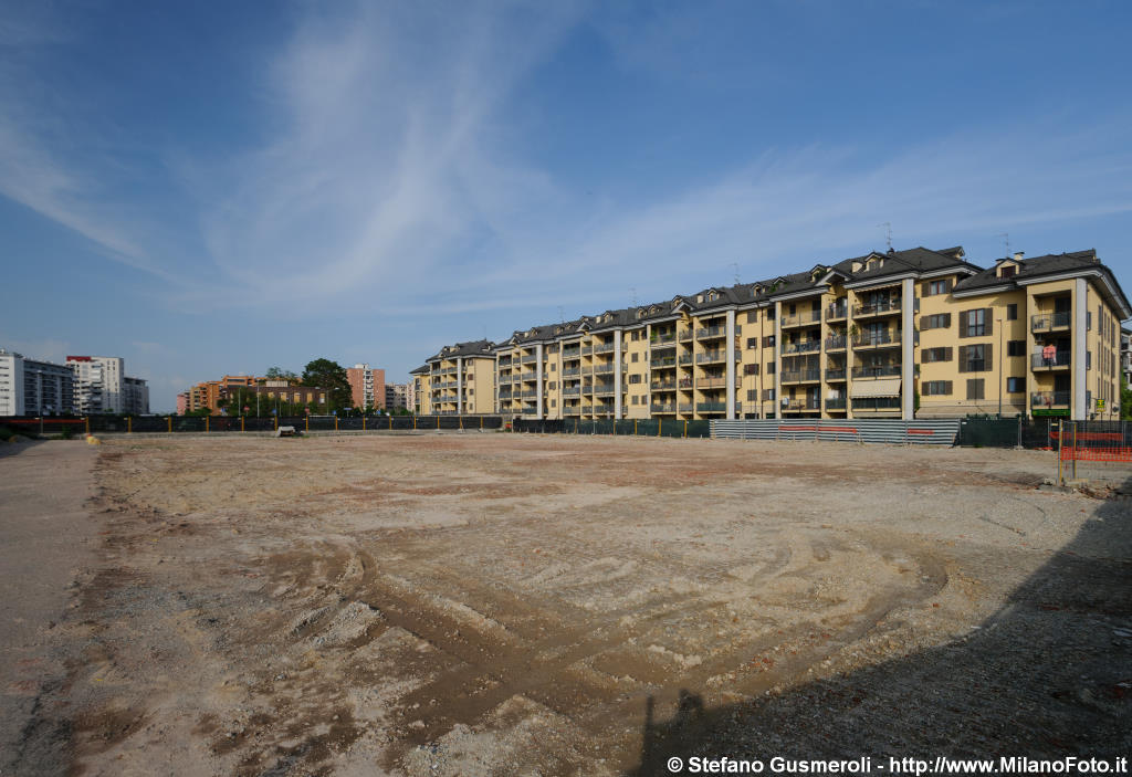  Sull'area demolita di Rogoredo 17 - click to next image