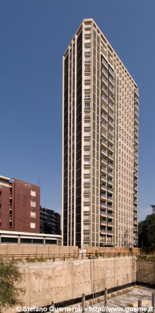  Viale Sabotino 19-2 sul cantiere per i box - click to next image