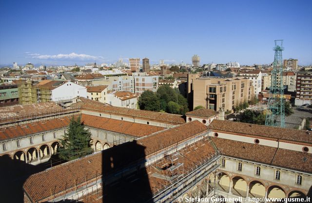  Panorama sui chiostri di S.Vittore - click to next image