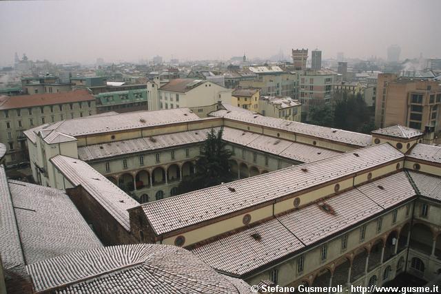  Chiostri di S.Vittore imbiancati dalla neve - click to next image