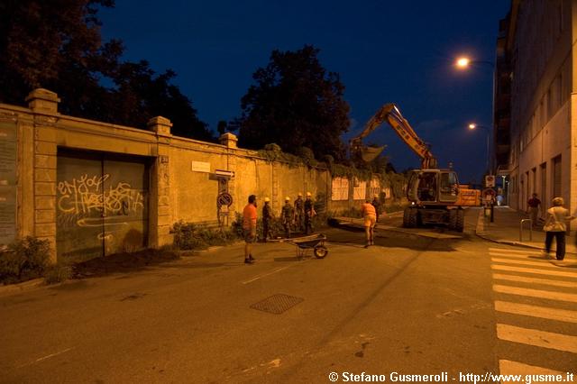  Preparativi in via Monte Ortigara - click to next image