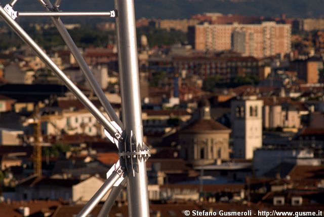  Flangia torre della RAI - click to next image