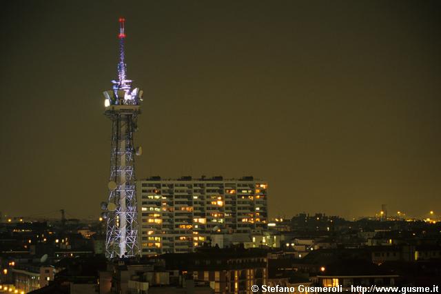  Torre RAI e palazzo Corso Sempione 33 - click to next image