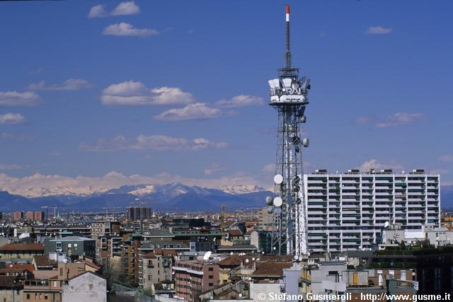  Torre RAI e palazzo Corso Sempione 33 - click to next image