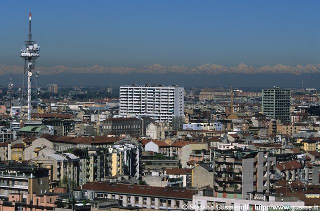  Torre RAI e grattacieli di Corso Sempione - click to next image