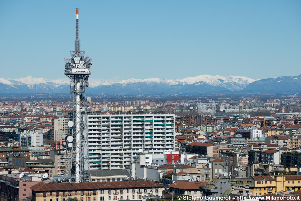  Torre RAI e Sempione 33 - click to next image