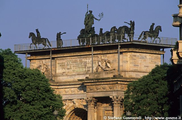  Arco della Pace - click to next image