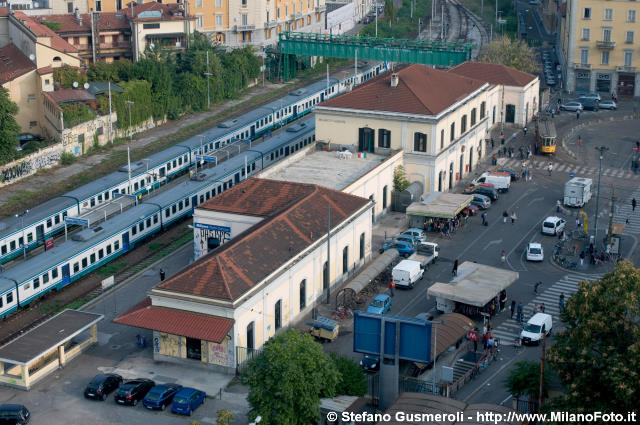  Stazione di Porta Genova - click to next image