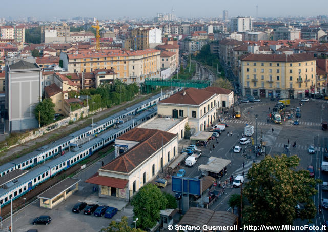  Stazione di Porta Genova - click to next image