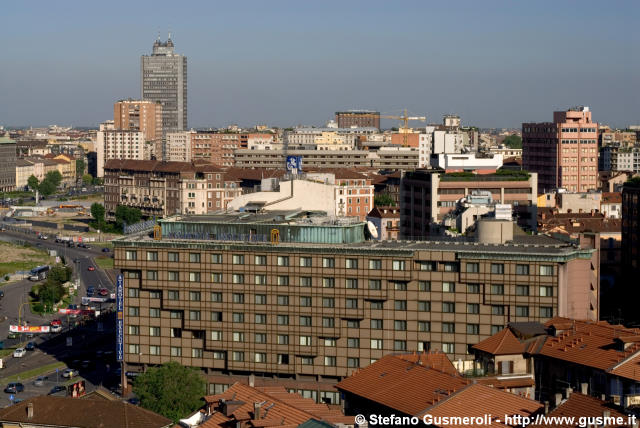  Ata Hotel Executive - click to next image