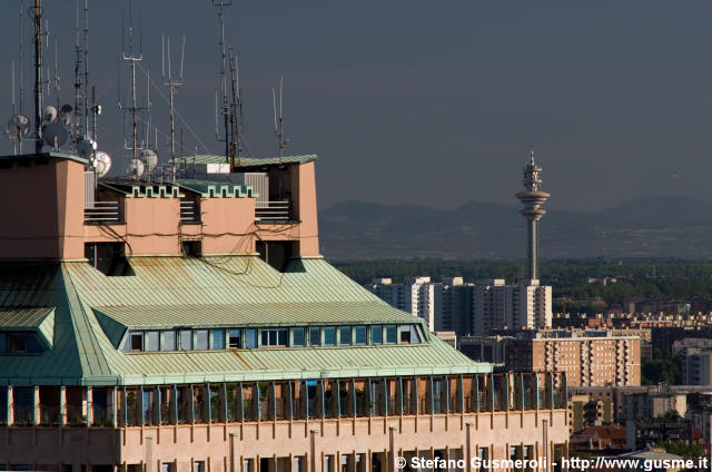  Attico torre Velasca e torre Telecom Rozzano - click to next image