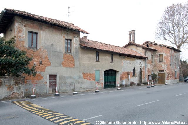  Cascina Linterno - click to next image