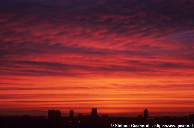  Alba su Milano - click to next image