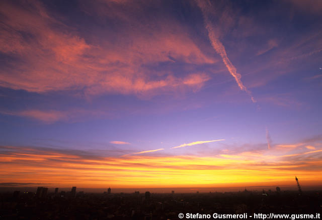  Alba su Milano - click to next image