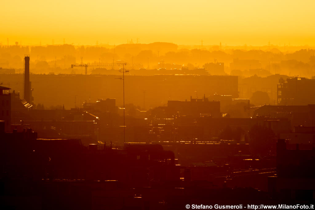  Profili urbani all'alba - click to next image