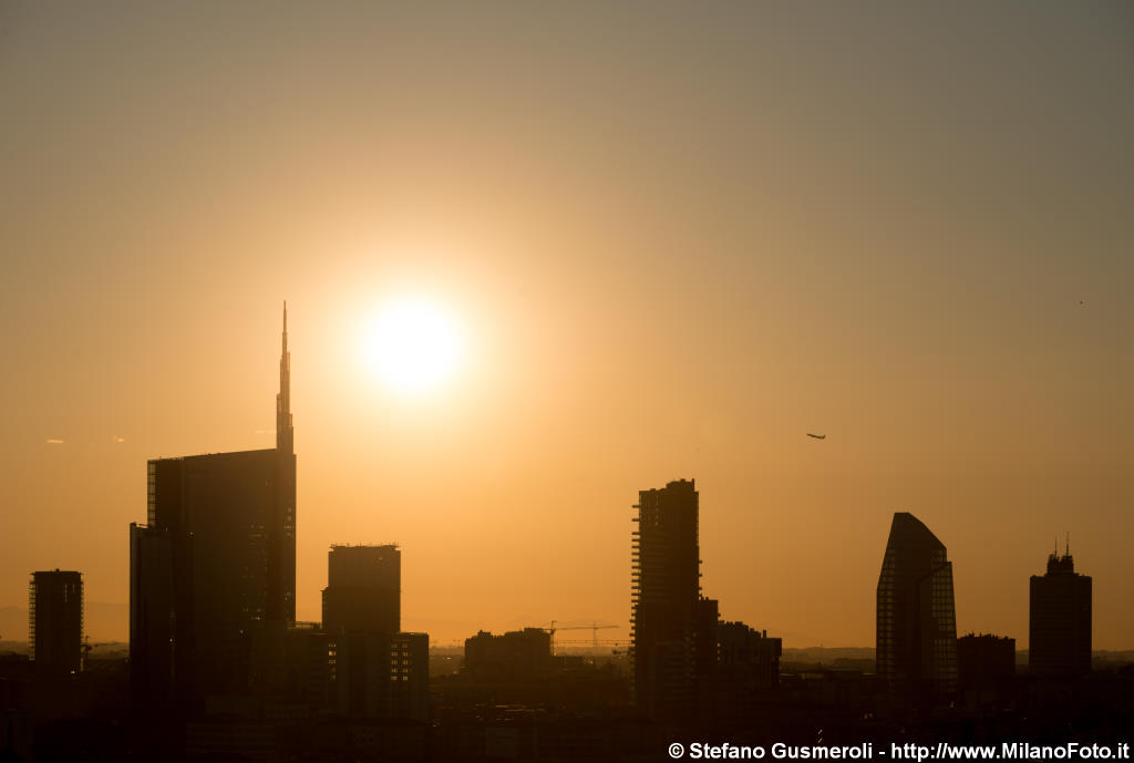  Alba su Porta Nuova - click to next image
