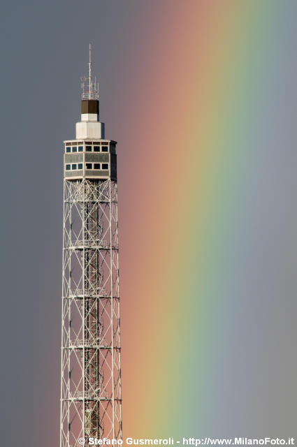  Torre Branca e arcobaleno - click to next image