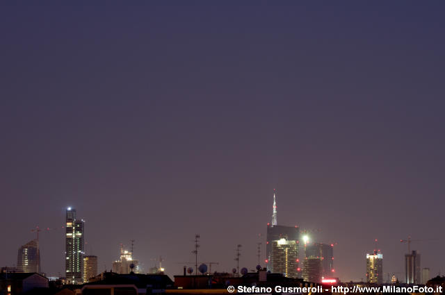  Skyline notturno - click to next image