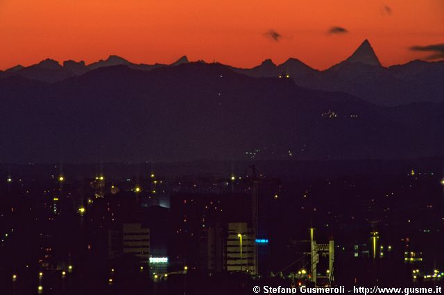  Luci ponte svincolo Certosa, Campo dei Fiori e Finsteraarhorn - click to next image
