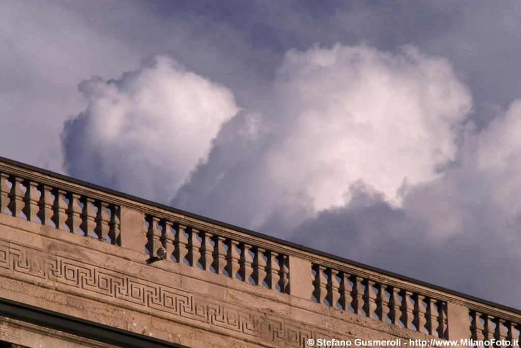 Palazzo Marino - Balconata terminale - click to next image