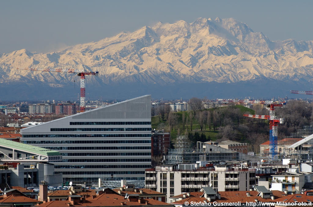  Vittoria Assicurazioni, monte Stella e monte Rosa - click to next image