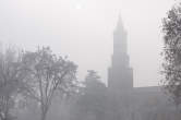20101216_103714 Torre nolare di Chiaravalle tra la nebbia