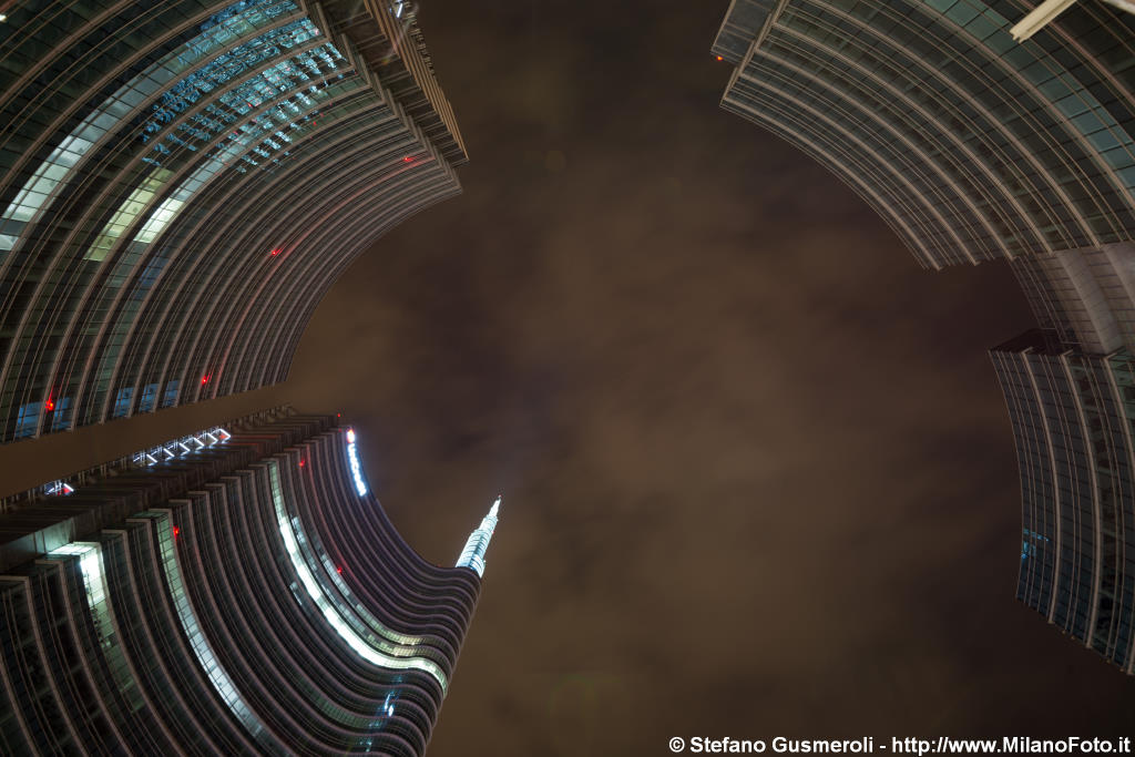  Torre Pelli - click to next image