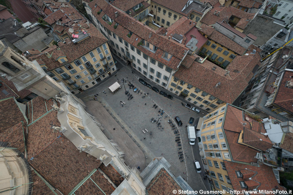  Piazza S.Alessandro - click to next image