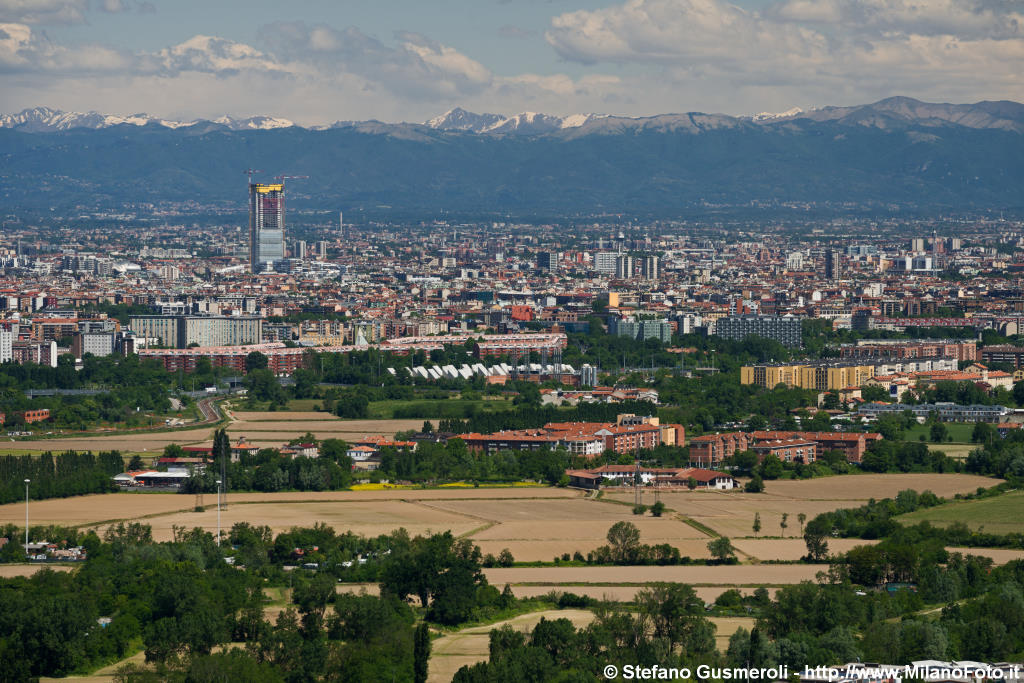  Campi di Cascina Basmetto, Milano e prealpi - click to next image