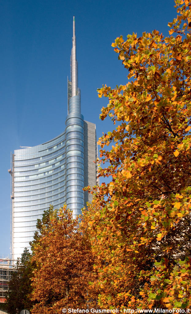  Torre Pelli autunnale - click to next image