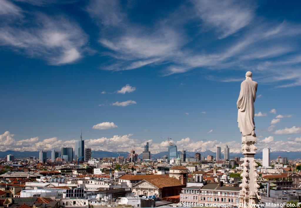  Guglie e panorama - click to next image