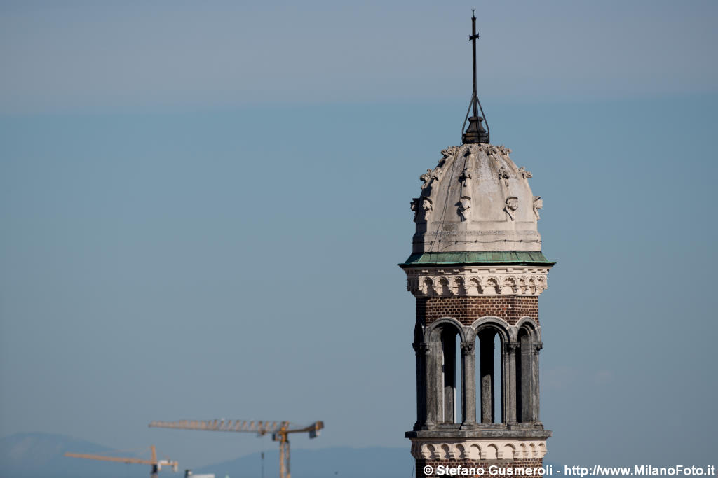  Sommit� del campanile di S.Maria delle Grazie al Naviglio - click to next image